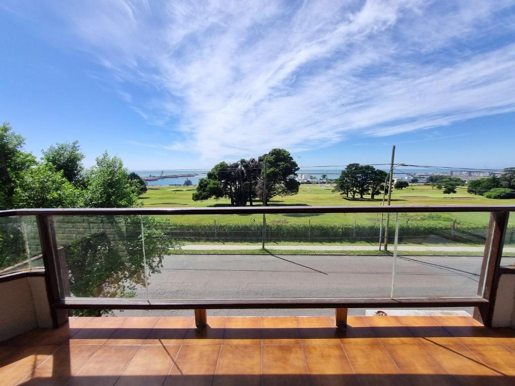 Vistas al Golf Dpto Alem Aloha Host - 1