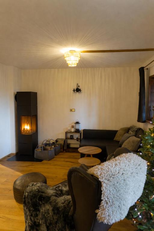 Chalet Alpl - Ferienwohnung Waldblick mit Sauna, Kamin & Whirlwanne - 5