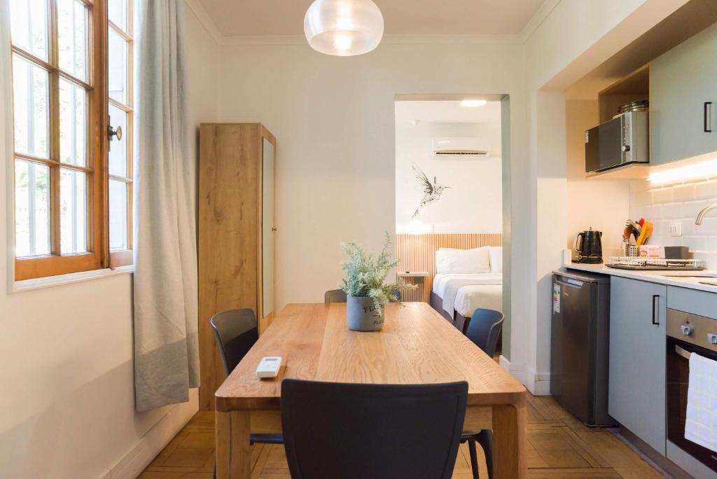 Chic 1BR Suite in Salvador Sleeps 3 Near Metro - 3