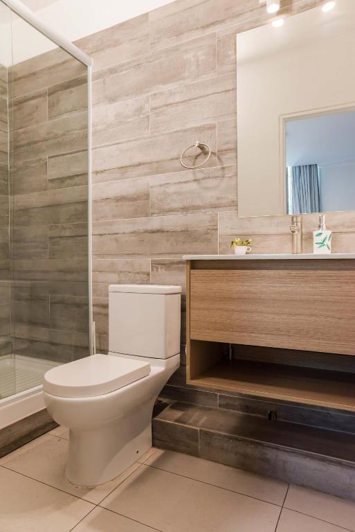 Chic 1BR Suite in Salvador Sleeps 3 Near Metro - 4