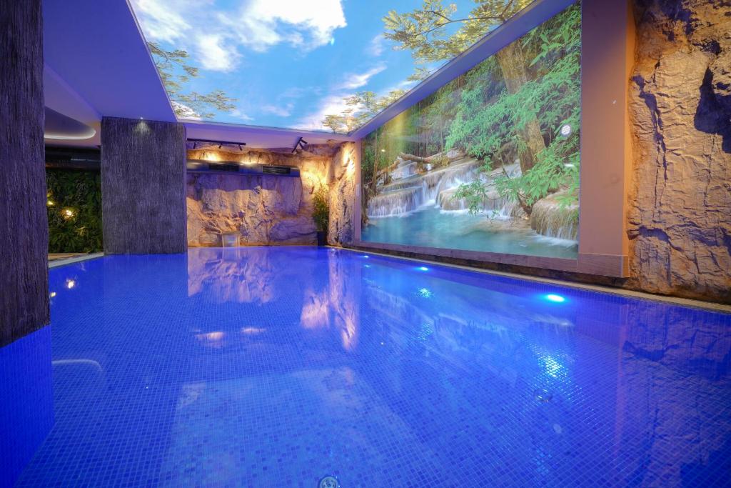 Sky Spa Penthouse Suite with Hot Tub Zlatibor - 4