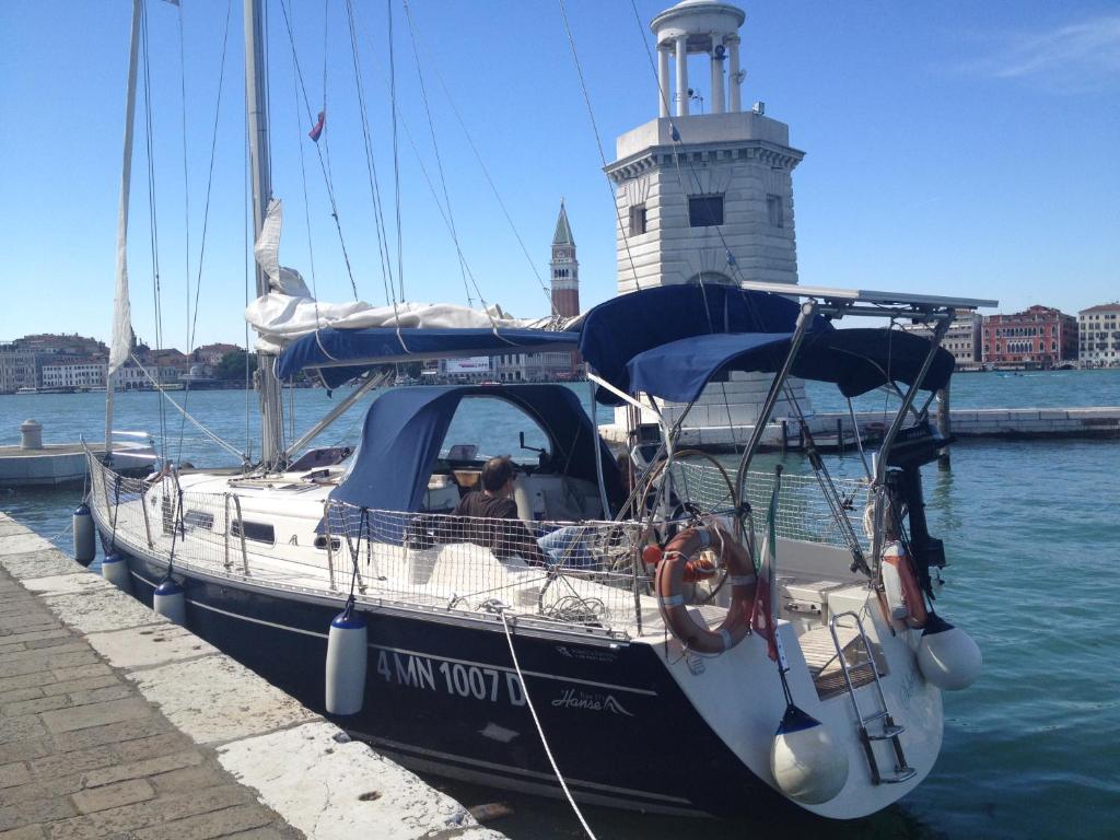 Cavallino House Boat - 1