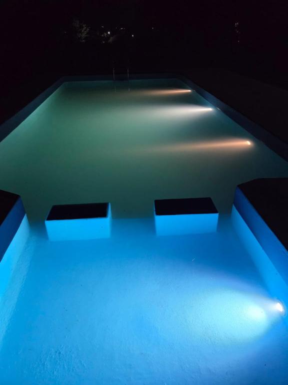 Hermosa propiedad para 8 y 10 personas piscina quincho gran parque - 4