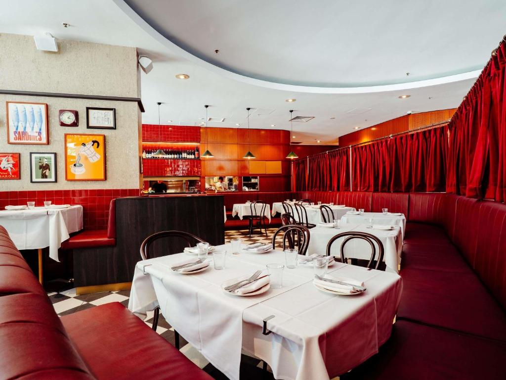 Mantra 2 Bond Street Sydney