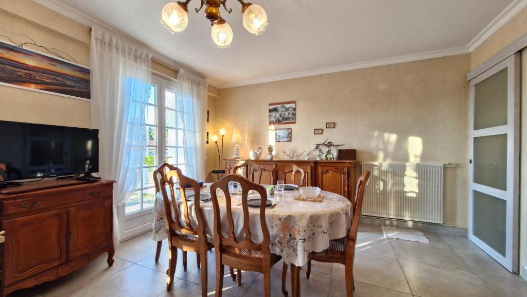 Royan - MAISON VINTAGE avec jardin clos – TOUT CONFORT et authenticité - 3