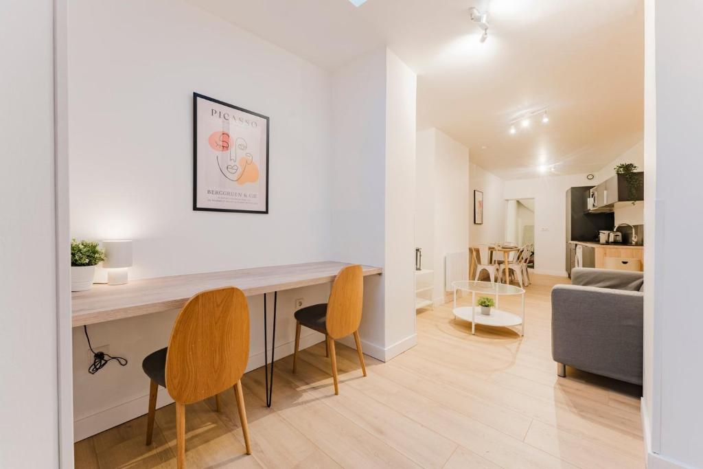 Lille Centre: 2bed 2bath apartment! - 3
