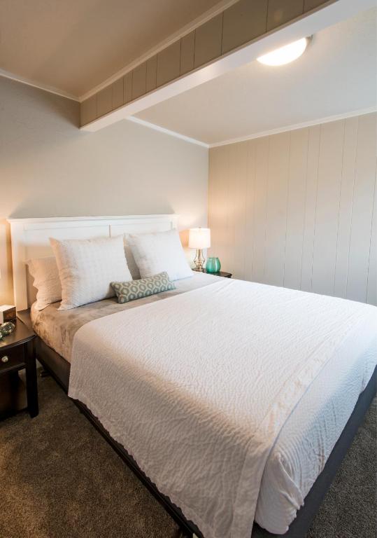 Beach Drive Suites — Hotel in Seaside (OR)