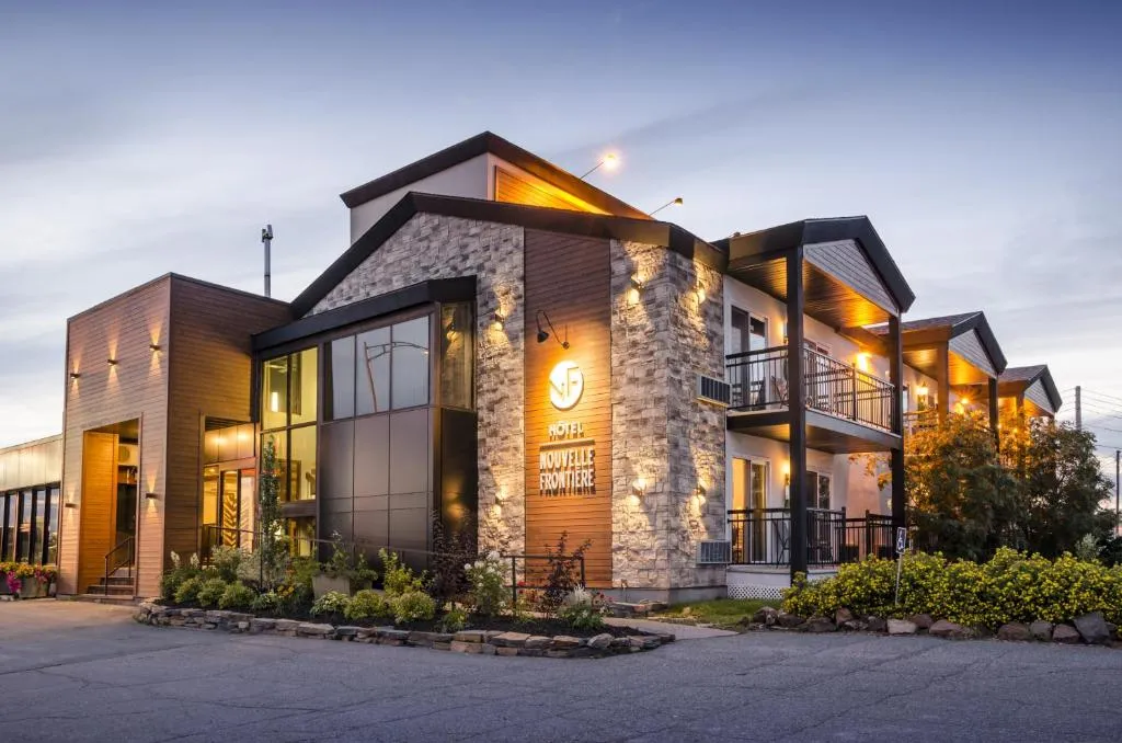 Hôtel Nouvelle-Frontière, hotel in Amos