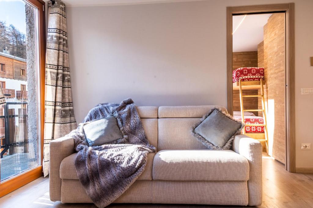 HelloCHALET - The Family Crest - Central Cervinia Apartment with Balcony e Mountain Views - 4