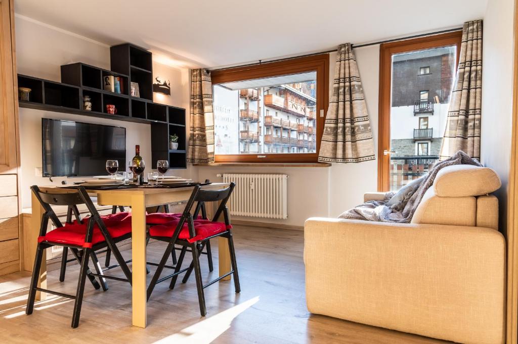 HelloCHALET - The Family Crest - Central Cervinia Apartment with Balcony e Mountain Views - 3