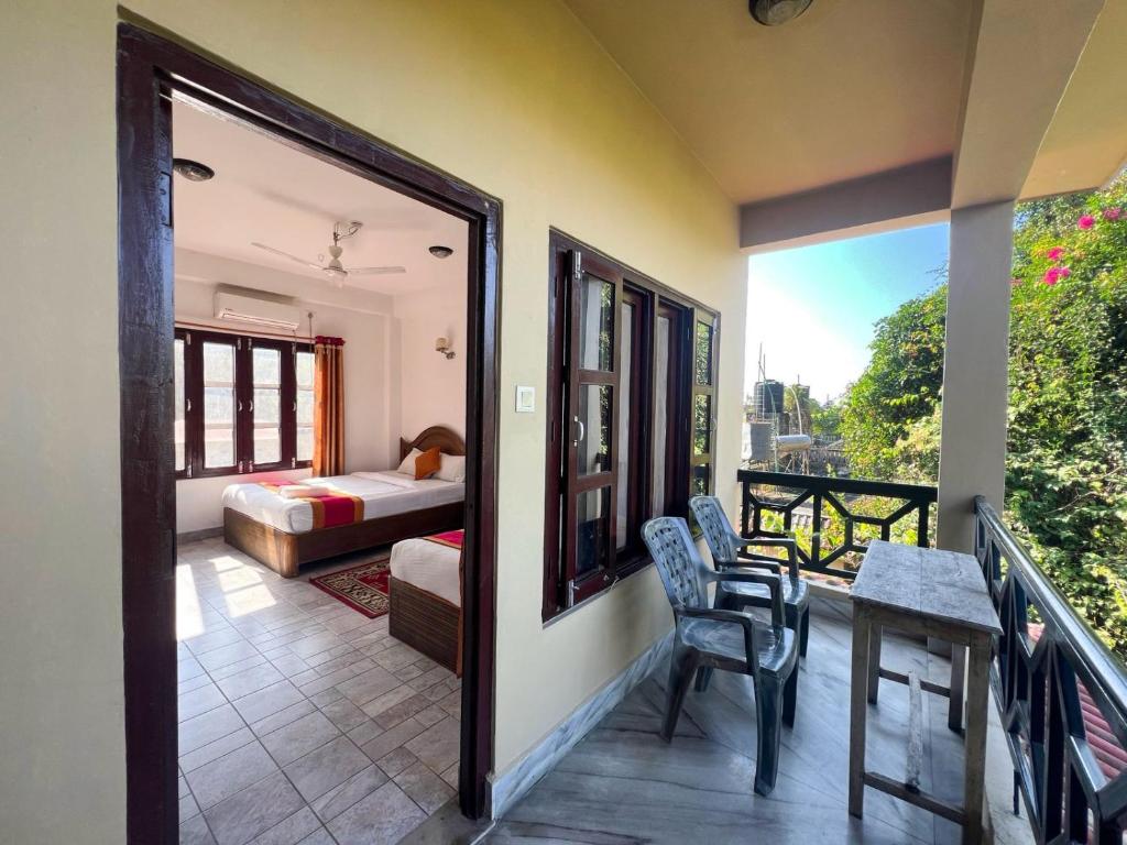 Park Village Backpacker Hostel — Sauraha (3)