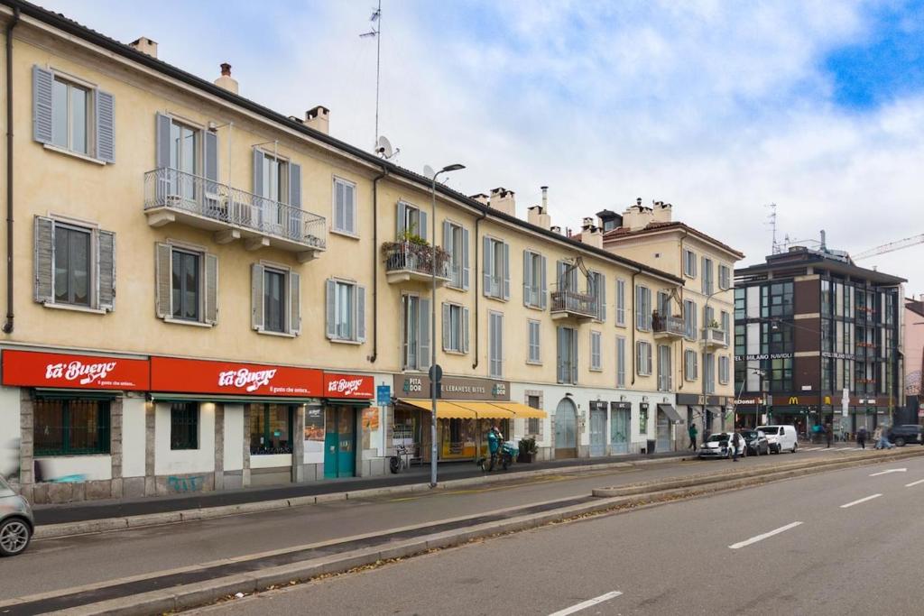 In the Heart of Milan Charm and Comfort on the Navigli - 3