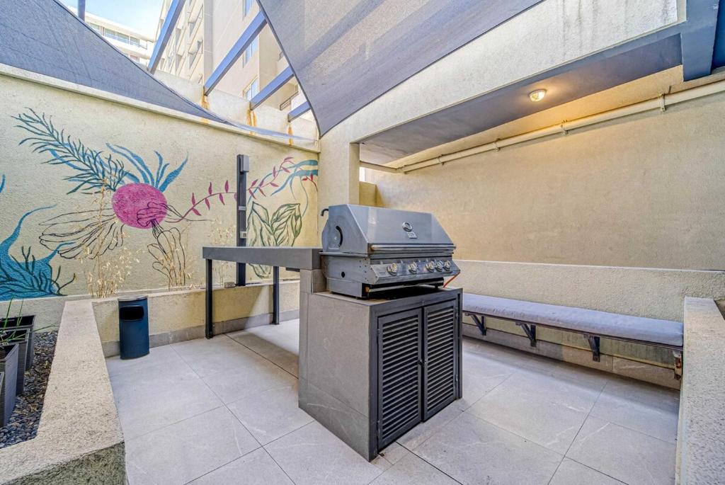 Urban Apartment with Pool, Wifi & AC near Metro Santa Isabel - 5