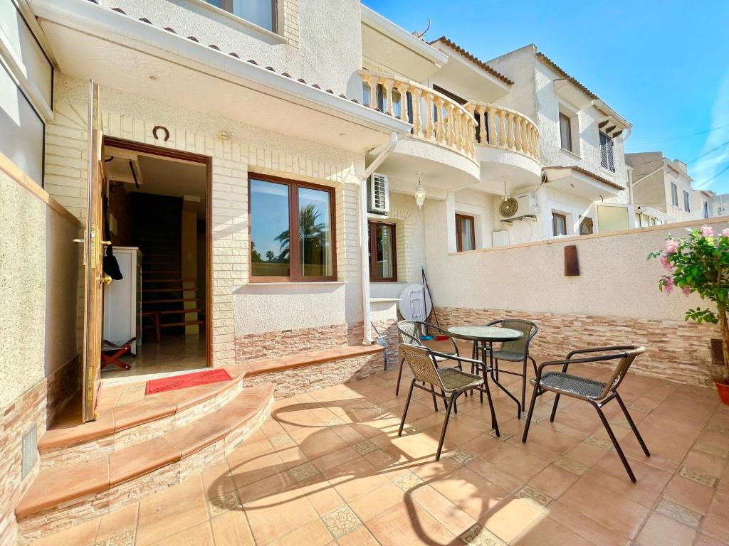 Calas Blancas Torrevieja by Villas&You - 4