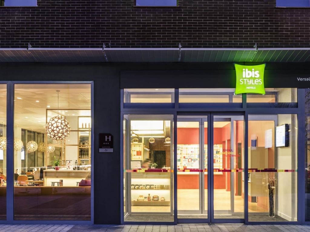 ibis Styles Versailles Guyancourt 外観