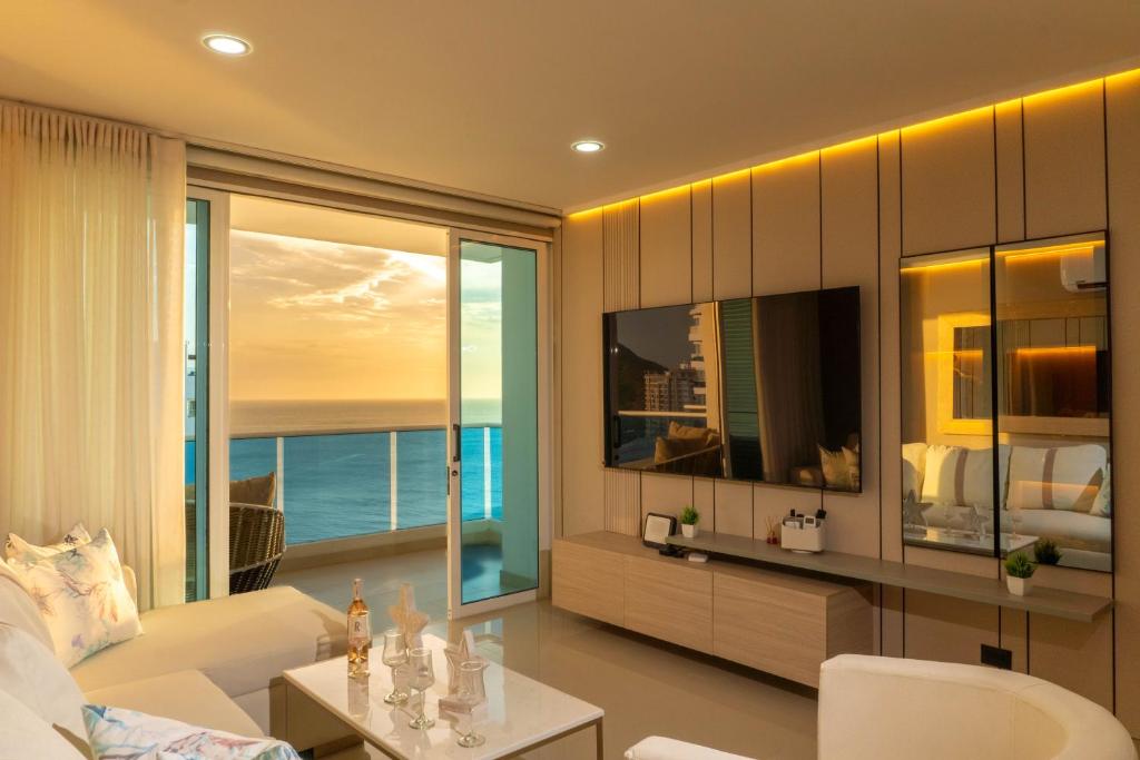 Apto con vista al mar, piscinas, Jacuzzis y Club de Playa en Reserva del Mar - 2