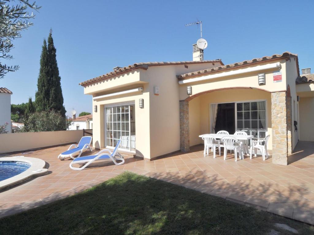 Casa espaciosa con jardín y piscina privada en L'Escala - HISP-7-82 - 3