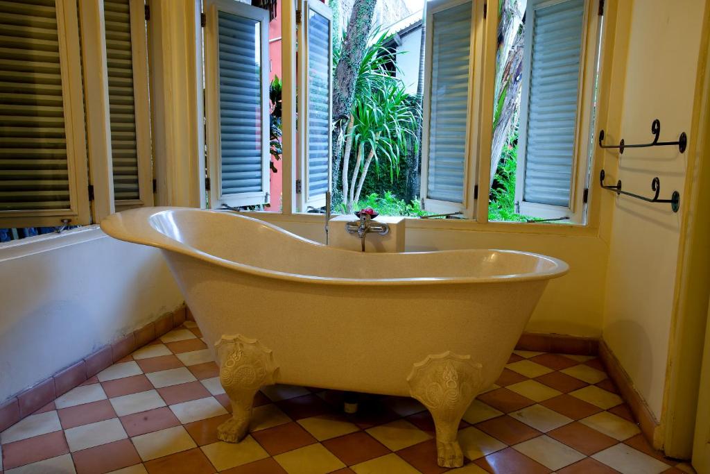 Bathroom, Villa Pondok Terra in Yogyakarta