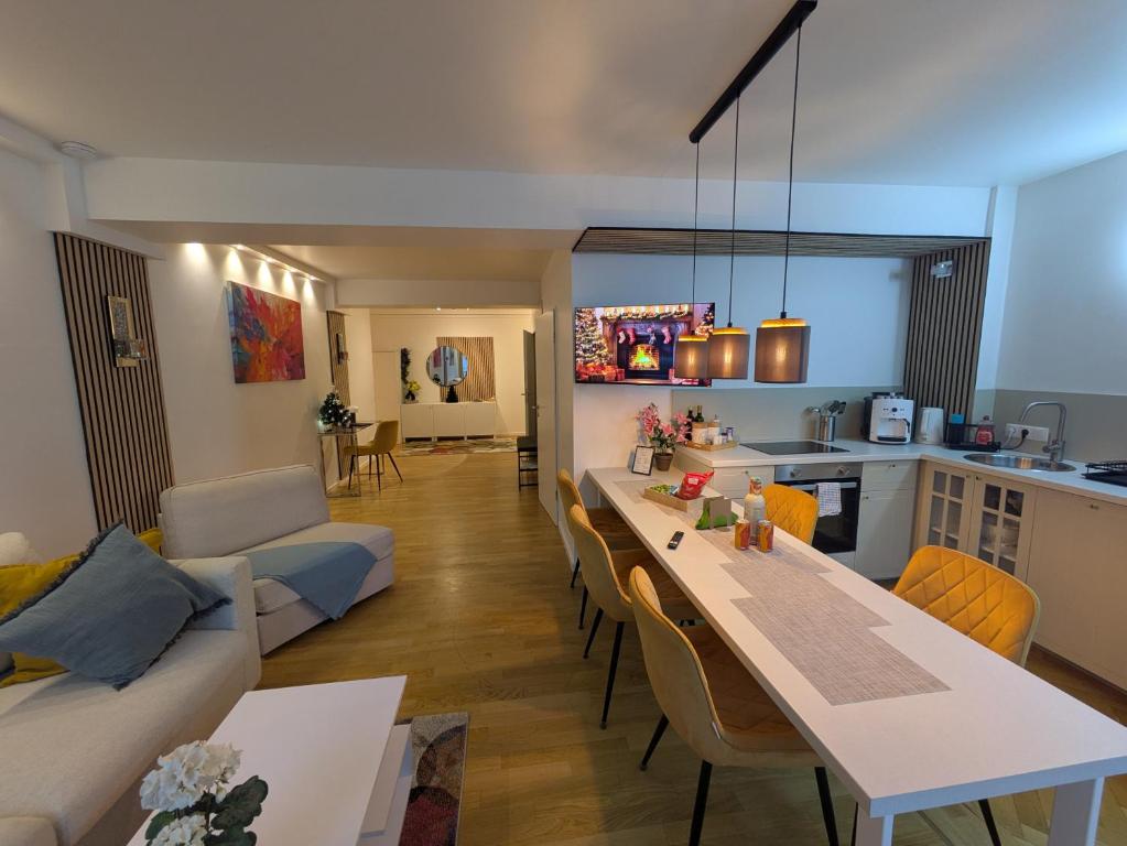 Munich Top Place direkt am Karlsplatz - Stachus 70 qm mit 2 Schlafzimmer Apartment Mila - 3