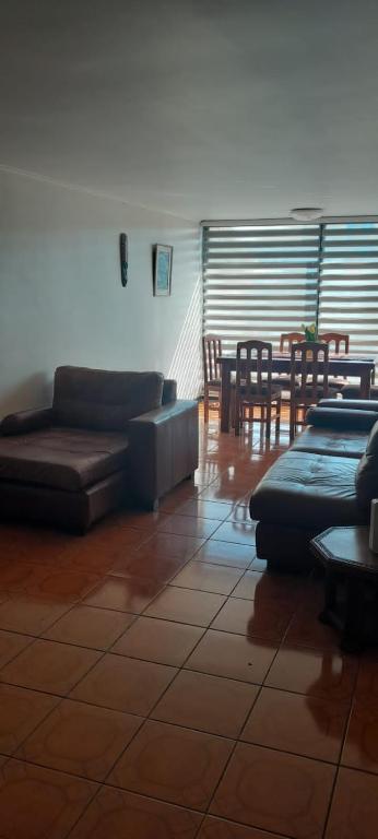 Excelente departamento - 1