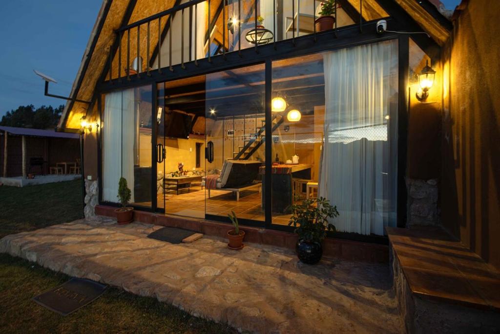 Alpine Cabin Quito - 2
