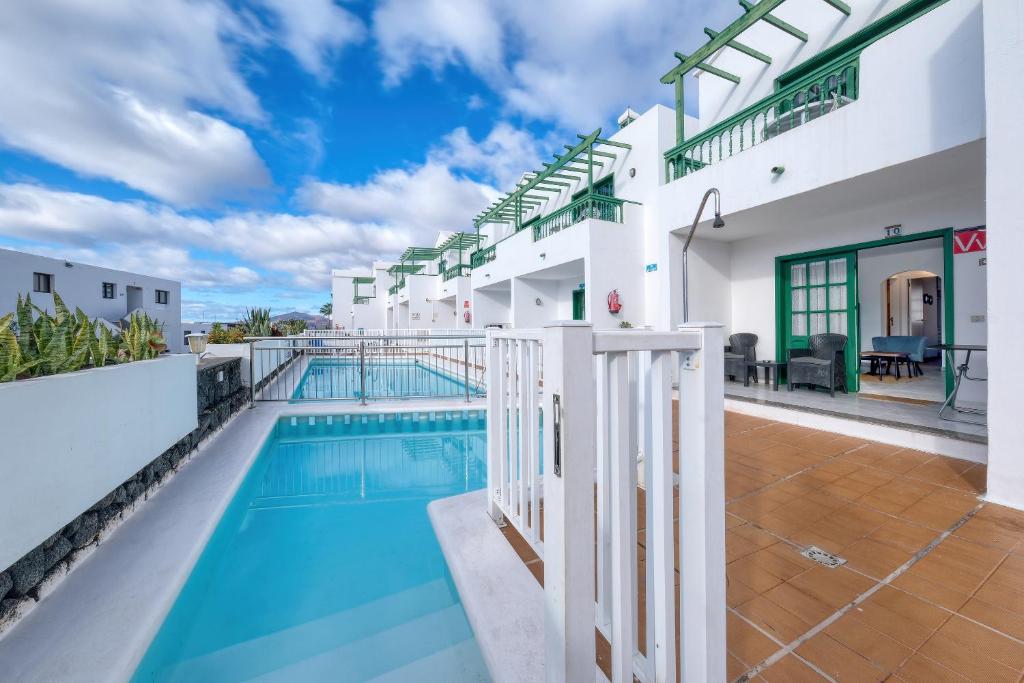 Carpe Diem Apartment - Pool view By Lanzarote Vacation Homes - 2