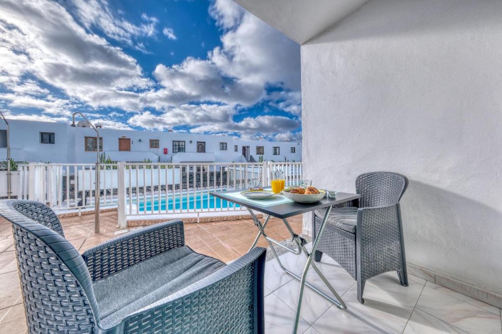 Carpe Diem Apartment - Pool view By Lanzarote Vacation Homes - 4