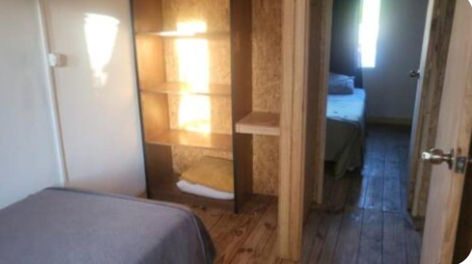 Casa al fondo de dos pisos con 3 habitaciones con entrada independiente - 1