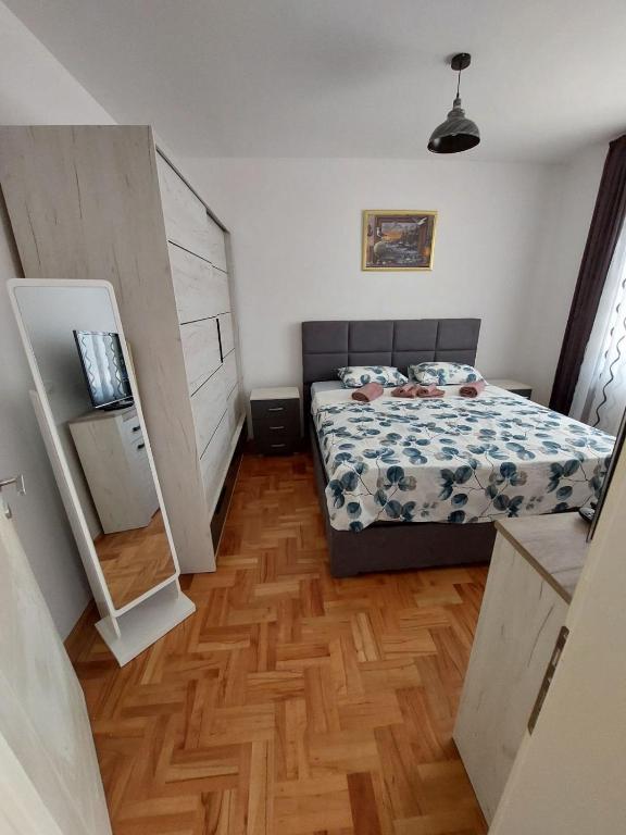 Andrej Apartment with Garage - 4