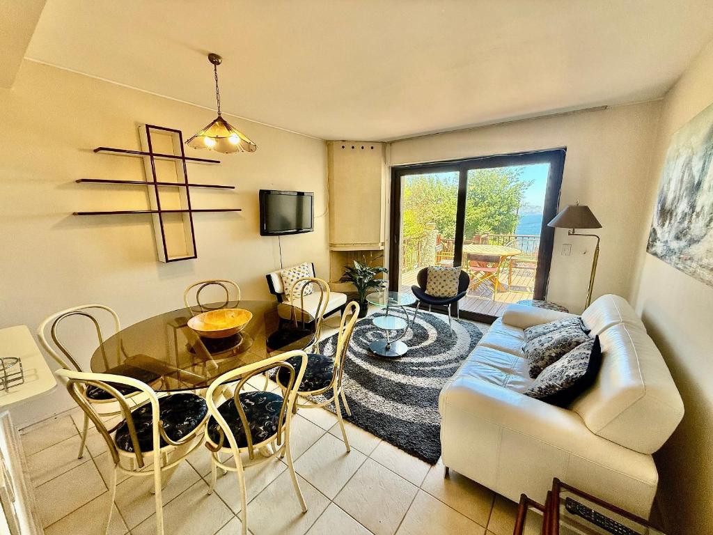 Beautiful House in a Gated Community Ocean View - 2
