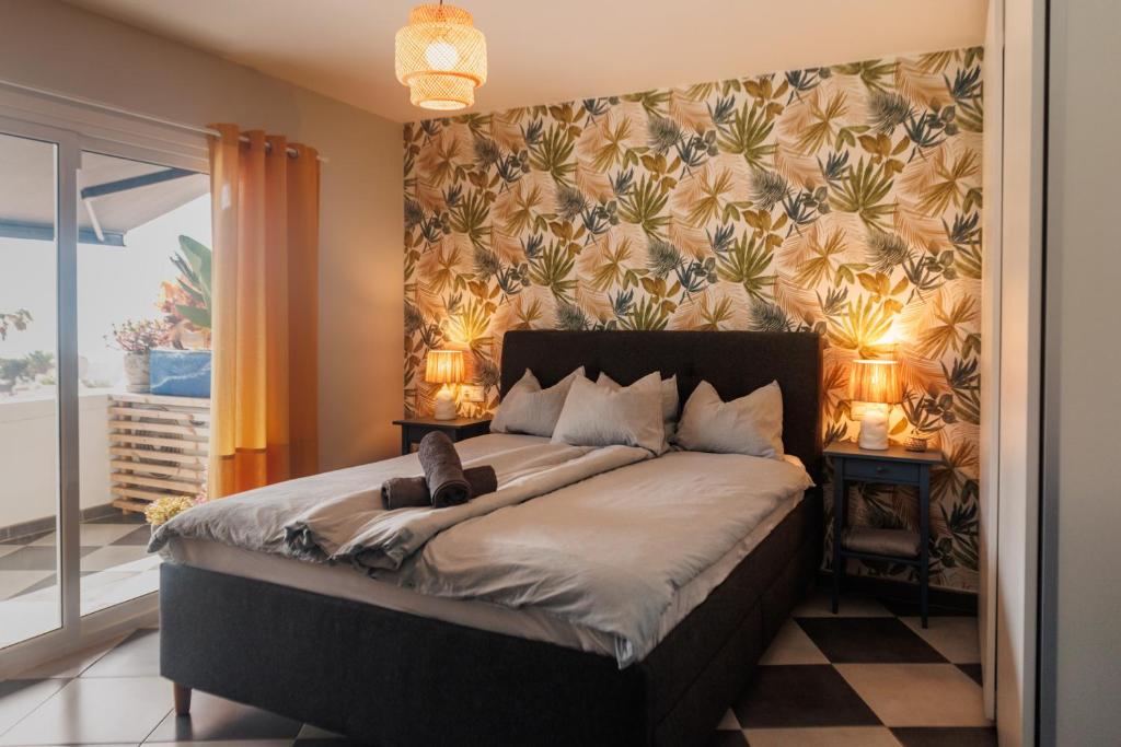 Serenity Ocean View 1BR Apartment with Terrace, Pool & Walk to Beaches - 3