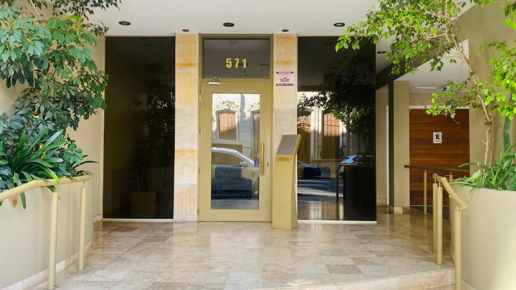 Impecable Depto 1 dormitorio con balcón - Zona 7 y 58 - 3