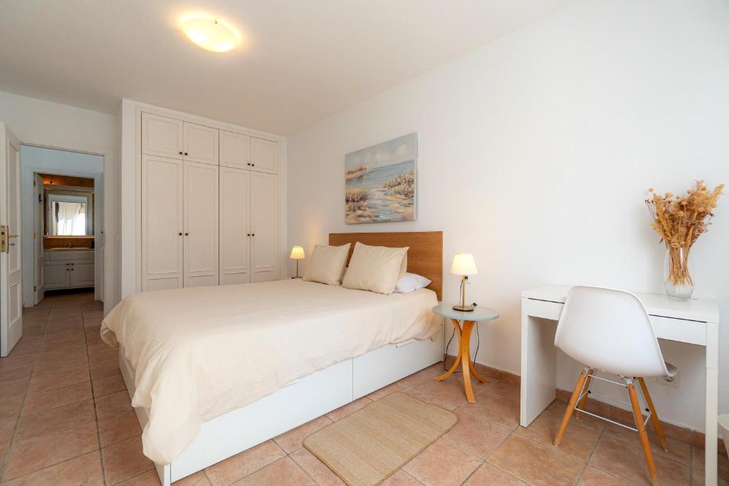 Cozy Beach House - 4