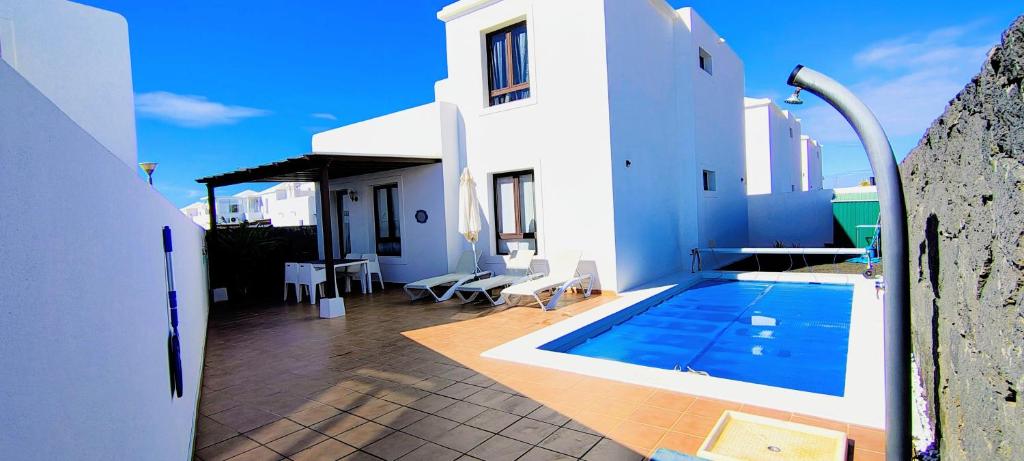 Playa Blanca Lanzarote Villa Clocló - Private heated pool, Wifi, private parking - 2
