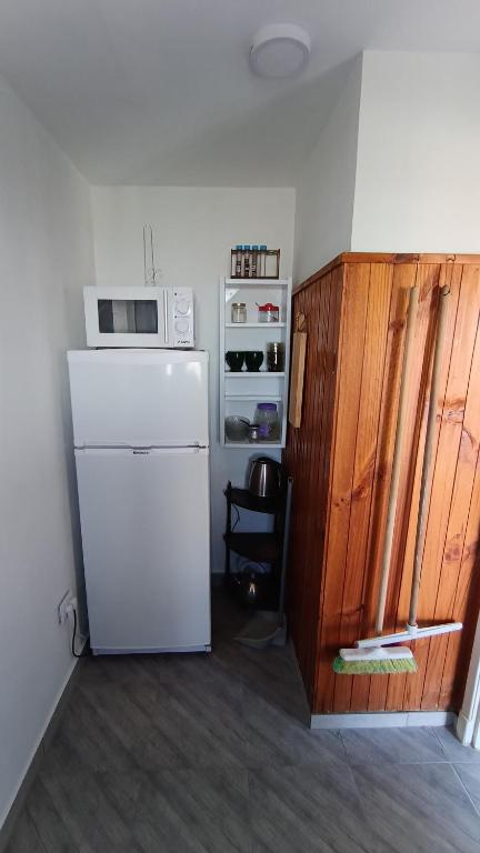 Aires del Sur 2 monoambiente luminoso ,al frente, a 50 mts del mar - 3