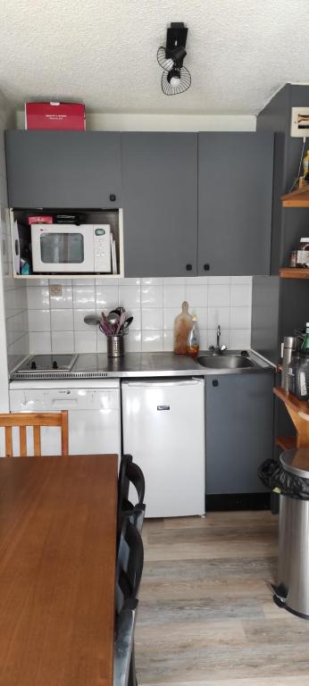 Valfréjus face à la télécabine, wifi, 2 petites chambres - 5