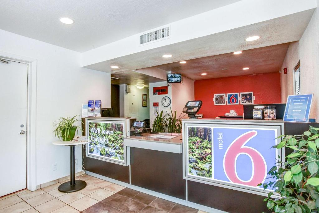Motel 6-Grants Pass, OR photo