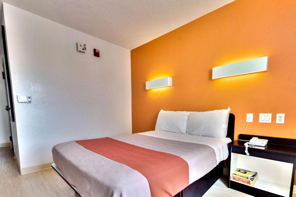 Motel 6-Lewisville, TX - Dallas photo