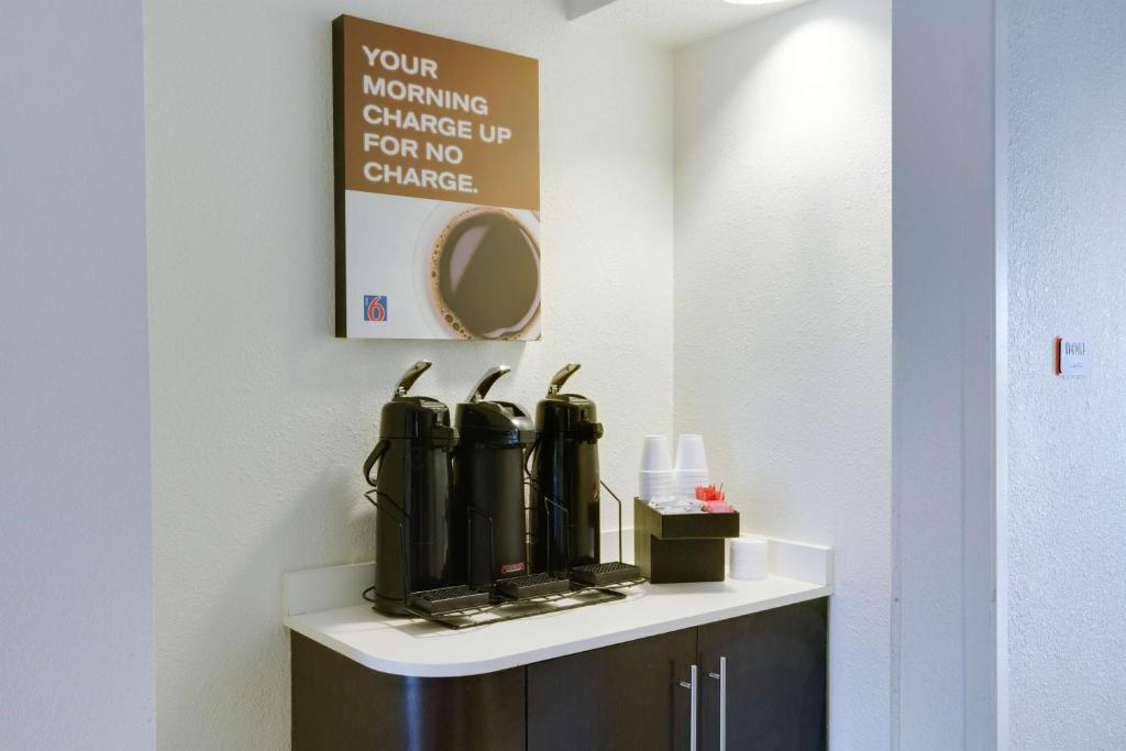 Motel 6-Lewisville, TX - Dallas photo