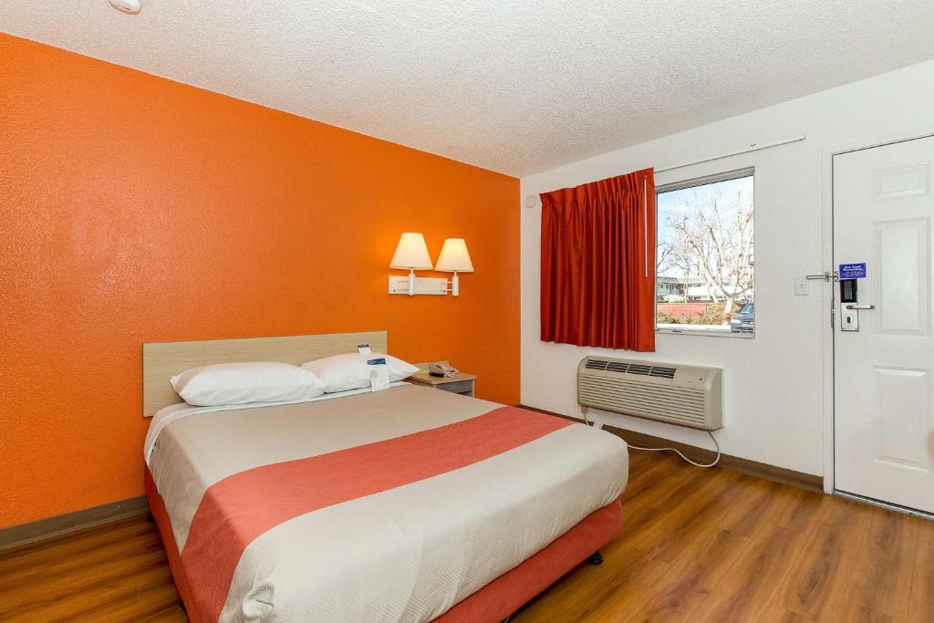 Motel 6 Hayward, CA- East Bay - ViaMichelin HOTEL - Hayward CA 94544