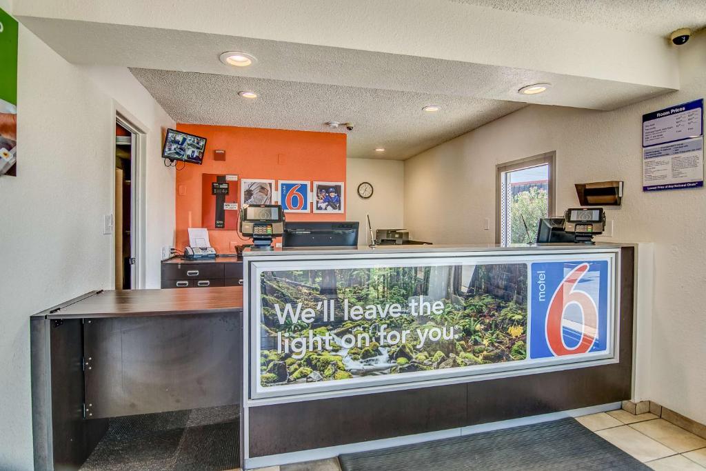 Motel 6-Stockton, CA - Charter Way West photo