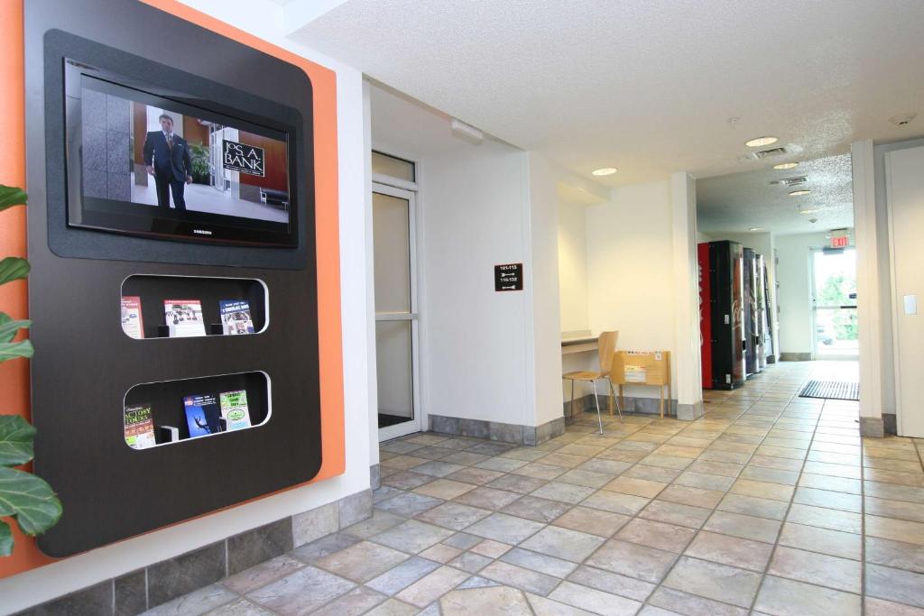 Motel 6-Colchester, VT - Burlington photo
