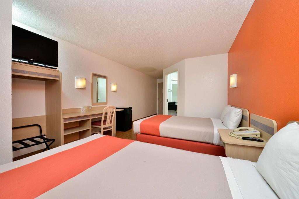 Motel 6-McKinney, TX - North photo