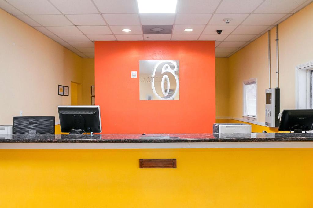 Motel 6-New Orleans, LA - Near Downtown photo
