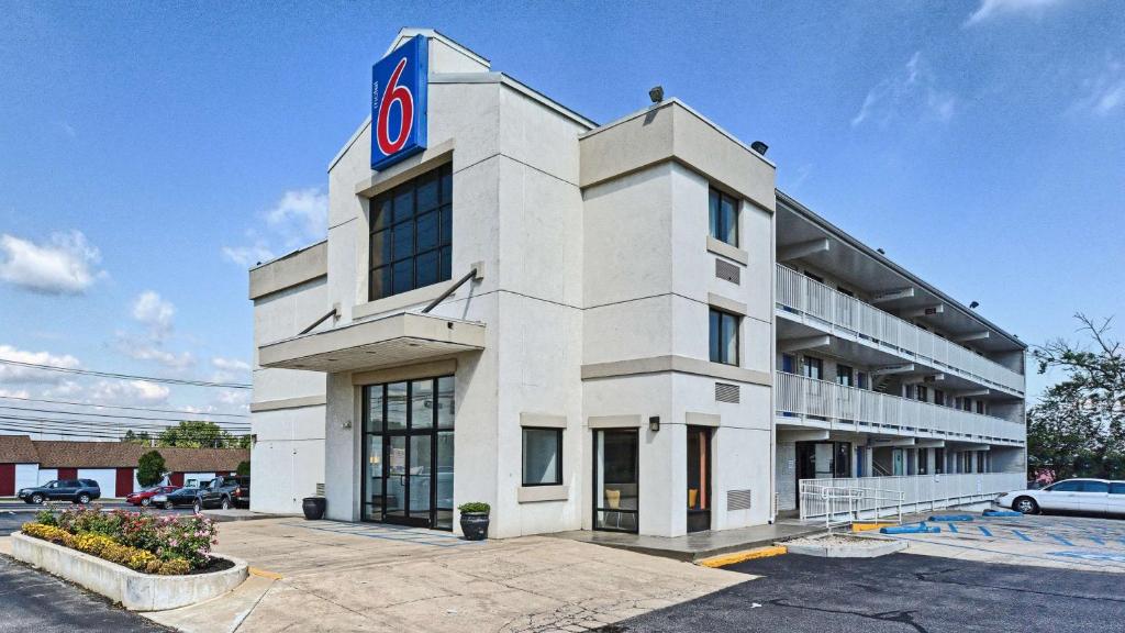 Motel 6-Maple Shade Township, NJ - Philadelphia - Mt Laurel — Hotel in Mount Laurel (NJ)