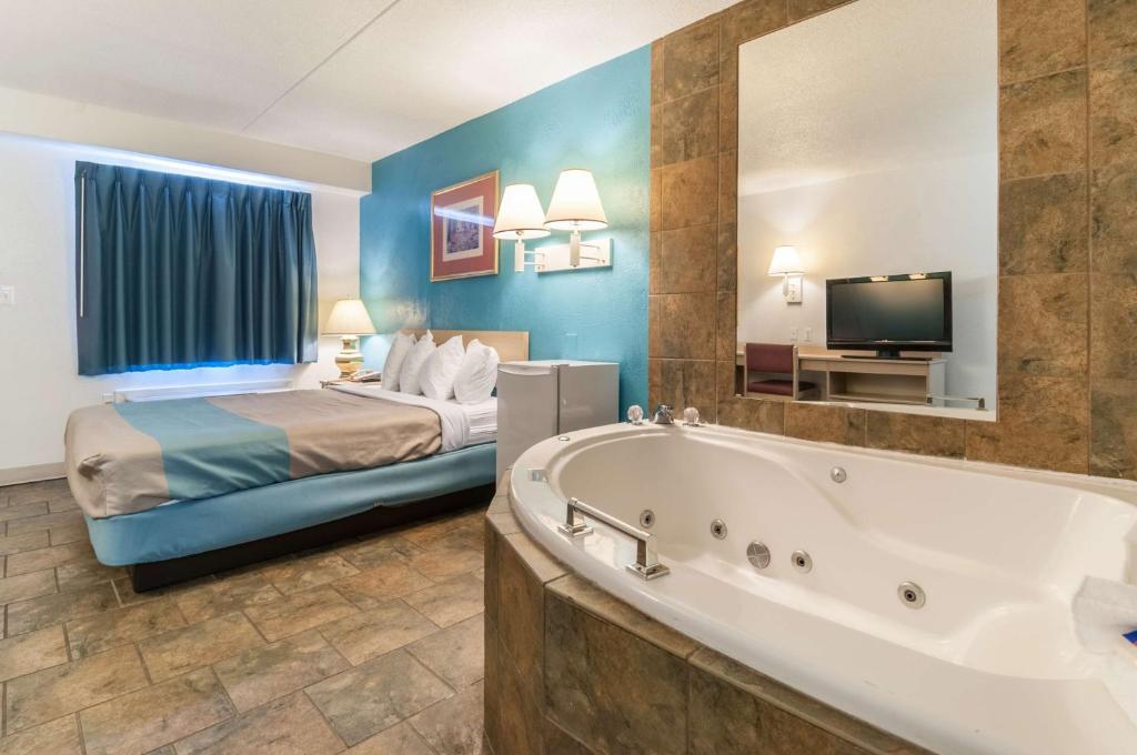 Motel 6 Farmington Hills