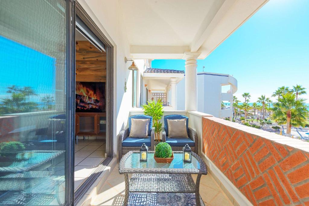 Sandy Beach Getaway in Casa Blanca Golf Villas - 4