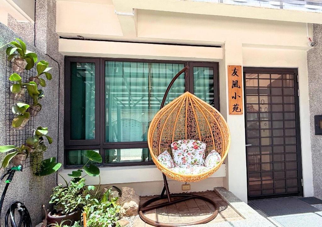 Friends Wind Courtyard B&B