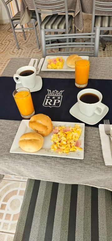 HOTEL Regency Plaza - 3