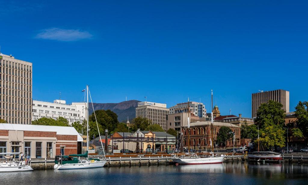 المنطقة المحيطة